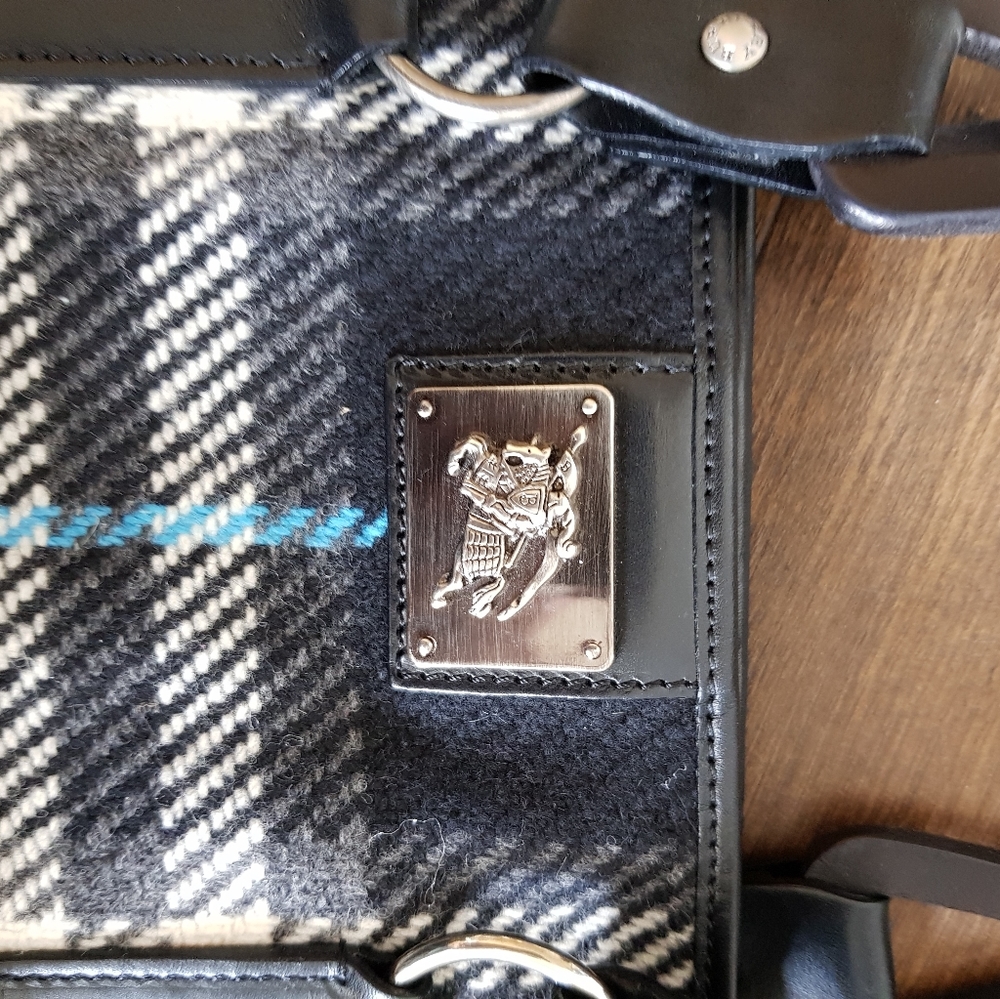 Burberry tote - Picture 2 of 15